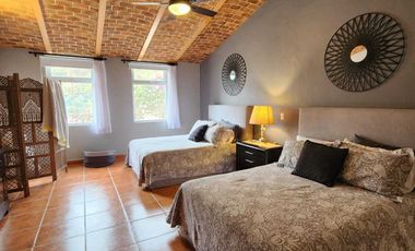 Hermosa Casa en Venta en Ajijic Chapala con Alberca