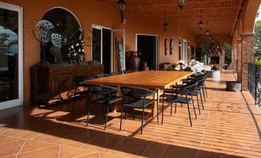 Hermosa Casa en Venta en Ajijic Chapala con Alberca