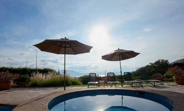 Hermosa Casa en Venta en Ajijic Chapala con Alberca