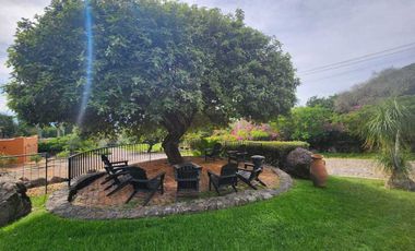 Hermosa Casa en Venta en Ajijic Chapala con Alberca