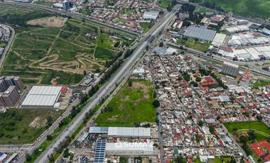 Terreno en Venta sobre Periférico y casi Av Vallarta