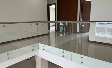 Residencia de lujo en Villa Verona, Zapopan – diseño moderno y espacios amplios