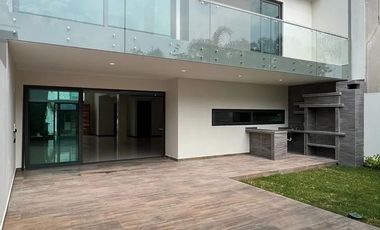 Residencia de lujo en Villa Verona, Zapopan – diseño moderno y espacios amplios