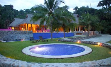 Terreno en Venta enfrente de PLAYA en Fraccionamiento Privado, CHACALILLA