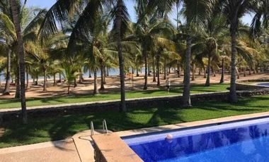 Terreno en Venta enfrente de PLAYA en Fraccionamiento Privado, CHACALILLA