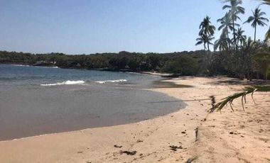 Terreno en Venta enfrente de PLAYA en Fraccionamiento Privado, CHACALILLA