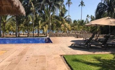 Terreno en Venta enfrente de PLAYA en Fraccionamiento Privado, CHACALILLA