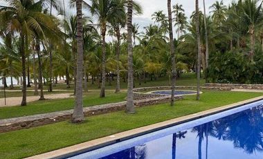 Terreno en Venta enfrente de PLAYA en Fraccionamiento Privado, CHACALILLA