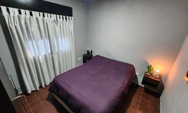 AMPLIA CASA AL FRENTE, DOBLE INGRESO. BARRIO MATHEU