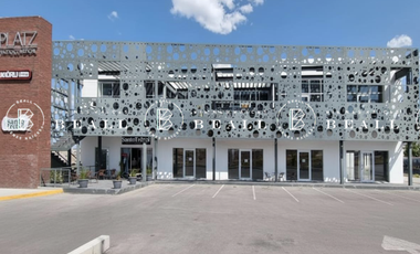 LOCALES  DISPONIBLES EN RENTA EN PLAZA PLATZ