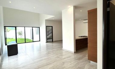 CASA EN VENTA EN AMORADA, zona CARRETERA NACIONAL