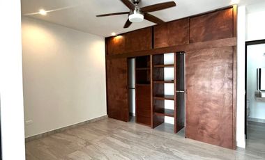 CASA EN VENTA EN AMORADA, zona CARRETERA NACIONAL