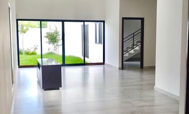 CASA EN VENTA EN AMORADA, zona CARRETERA NACIONAL