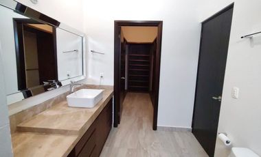 CASA EN VENTA EN AMORADA, zona CARRETERA NACIONAL