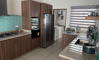 CASA EN VENTA EN FRACC. CORONADO