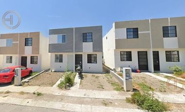 Casa en Venta a 20 min de Plaza Domena