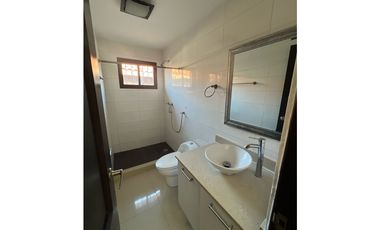 VENTA CASA 2 PISOS EN PH GREEN VILLAGE TRANSISTMICA