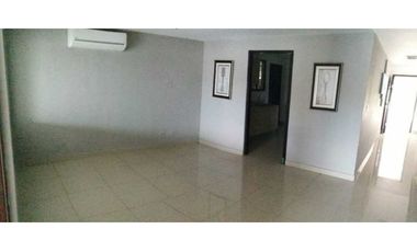 VENTA CASA 2 PISOS EN PH GREEN VILLAGE TRANSISTMICA