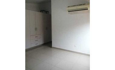 VENTA CASA 2 PISOS EN PH GREEN VILLAGE TRANSISTMICA