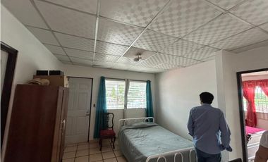 JUAN DIAZ / URB. SAN FERNANDO / 1200M / GALERA CON CASA PARA INVERSION