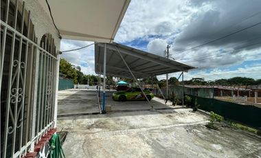 JUAN DIAZ / URB. SAN FERNANDO / 1200M / GALERA CON CASA PARA INVERSION