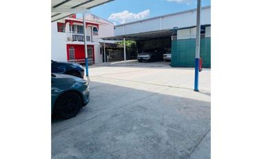 JUAN DIAZ / URB. SAN FERNANDO / 1200M / GALERA CON CASA PARA INVERSION