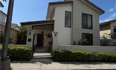 PANAMA PACIFICO / NATIVA HOWARD / 260M / 3 HABITACIONES / 2 NIVELES