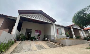 LA CHORRERA / ARBOLEDAS / ALAMOS / 250M / 3 HABITACION / AMOBLADO JC