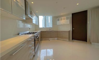 Venta de Apartamento Amoblado Costa del Este PH THE REGENT