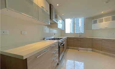 Venta de Apartamento Amoblado Costa del Este PH THE REGENT