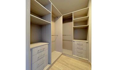 Venta de Apartamento Amoblado Costa del Este PH THE REGENT