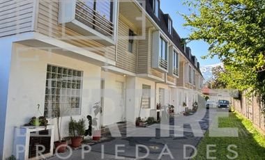 Se Vende Hermosa Casa Como Nueva! 3d+2b+1e  Macul