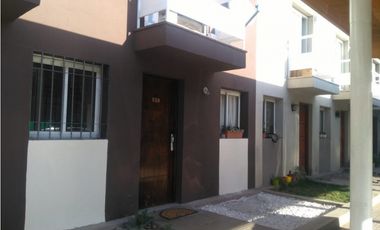 Alquiler Duplex 2 dormitorios complejo privado Guariento Villa Nueva