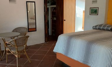 Casa con amplio jardín, alberca con jacuzzi, terrazas con hermosa vista en Fracc. Hacienda San Gaspar Jiutepec Morelos