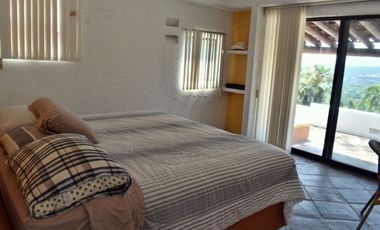 Casa con amplio jardín, alberca con jacuzzi, terrazas con hermosa vista en Fracc. Hacienda San Gaspar Jiutepec Morelos