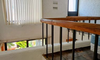 Casa con amplio jardín, alberca con jacuzzi, terrazas con hermosa vista en Fracc. Hacienda San Gaspar Jiutepec Morelos