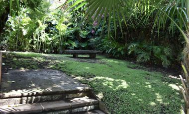 Casa con amplio jardín, alberca con jacuzzi, terrazas con hermosa vista en Fracc. Hacienda San Gaspar Jiutepec Morelos