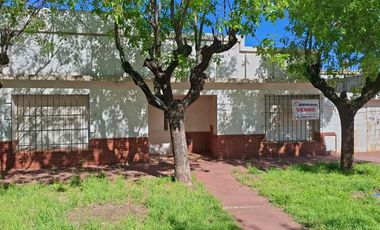 Casa en venta en Ameghino