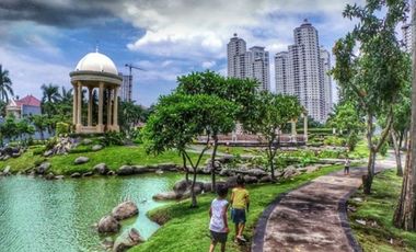 Sewa Rumah Pakuwon Indah Full Furnished Depan Pakuwon Mall Bagus