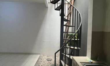 Rumah SHM 2 Lt Hadap Utara 10 menit ke Plasa Cibubur Siap KPR J-35902