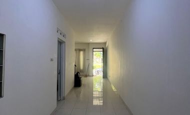 Rumah SHM 2 Lt Hadap Utara 10 menit ke Plasa Cibubur Siap KPR J-35902