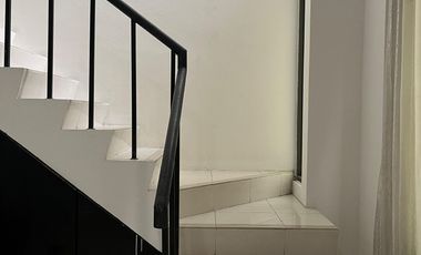 Rumah SHM 2 Lt Hadap Utara 10 menit ke Plasa Cibubur Siap KPR J-35902