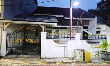 Rumah disewakan di Rungkut, Surabaya
