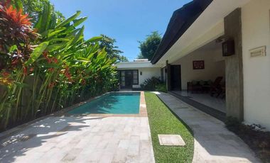 Disewakan 1 Unit Villa Modern 2 dan 3 BR  Fully Furnished di Pecatu