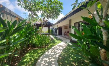 Disewakan 1 Unit Villa Modern 2 dan 3 BR  Fully Furnished di Pecatu