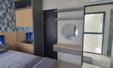 Rumah Eastern Park Sukolilo Furnished Interior Mewah Elegant