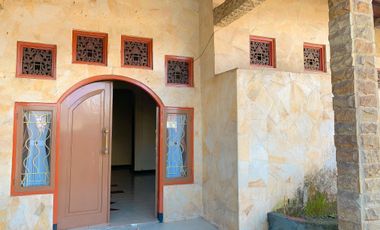 Rumah di Kompleks perumahan sandik Lombok Barat