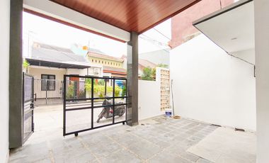 Rumah Hadap Selatan 14 Mnt ke Summarecon Mall Bekasi Siap KPR J-36343