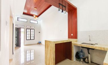 Rumah Hadap Selatan 14 Mnt ke Summarecon Mall Bekasi Siap KPR J-36343