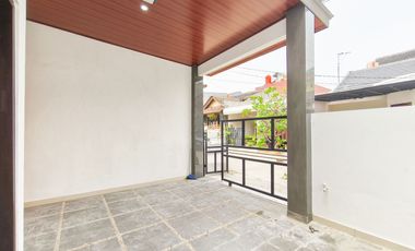Rumah Hadap Selatan 14 Mnt ke Summarecon Mall Bekasi Siap KPR J-36343